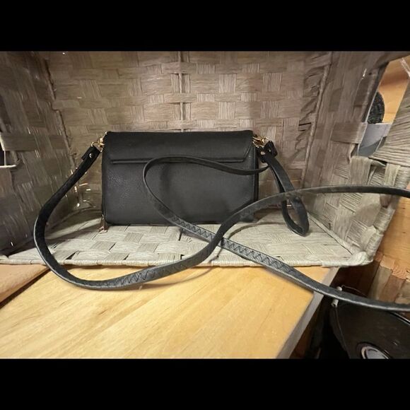 Black Leather Wallet Crossbody - Picture 4 of 7